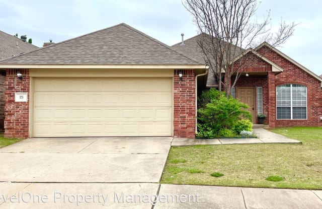 19 South Ridge Pointe Drive - 19 Ridge Pointe Drive, Edmond, OK 73034