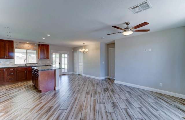 1716 West Villa Theresa Drive Gallery 2