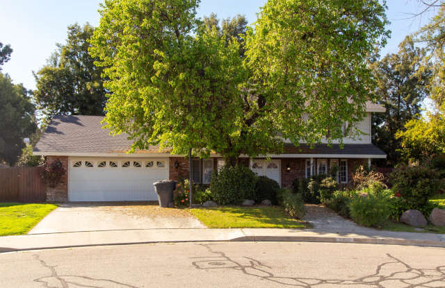 850 West Victor Avenue - 850 West Victor Avenue, Visalia, CA 93277