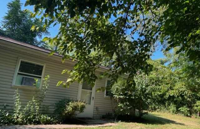 2620 1/2 S Madison photos photos