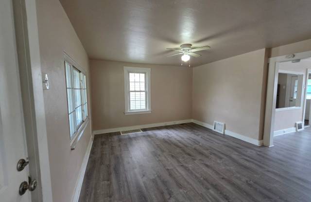 3 Bedroom 1 bathroom house for rent! Gallery 3