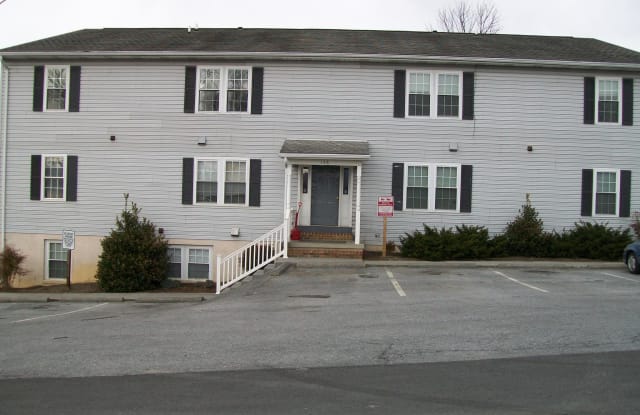 136 NORTH PLACE LANE - 136 N Place, Strasburg, VA 22657