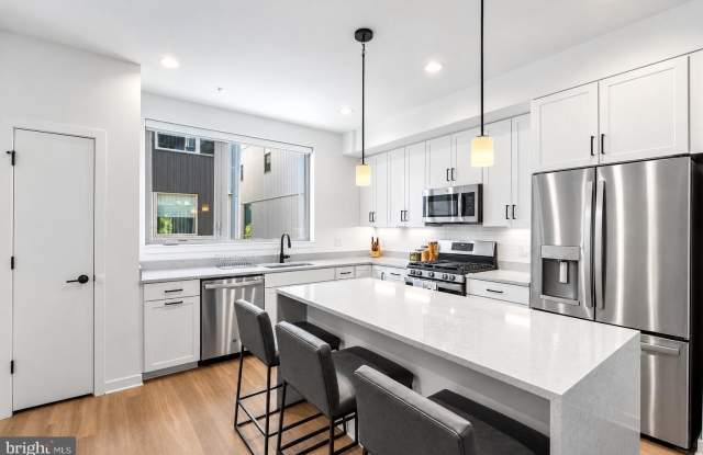 3107 BIRCHVIEW Walk Gallery 1