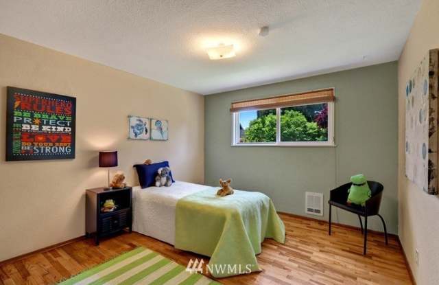5319 204th St Sw Gallery 1