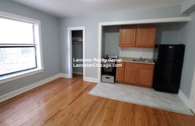4604 N Beacon St - 4604 North Beacon Street, Chicago, IL 60640