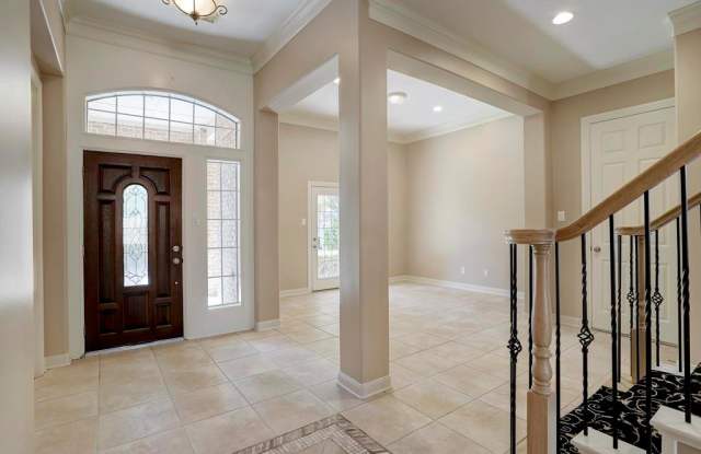 11806 Legend Manor Gallery 3