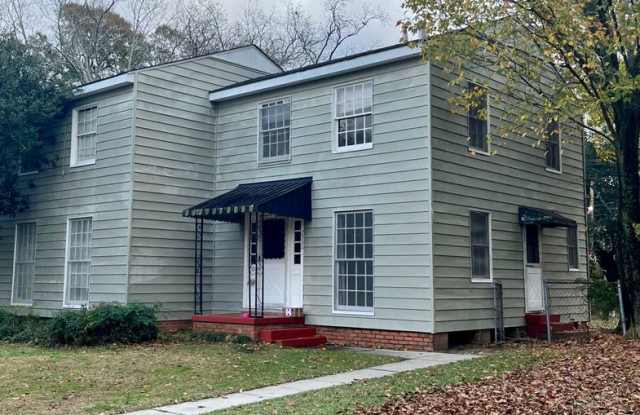 Great location in Garden District seconds from Downtown and LSU. - 2536 Olive Street, Baton Rouge, LA 70806