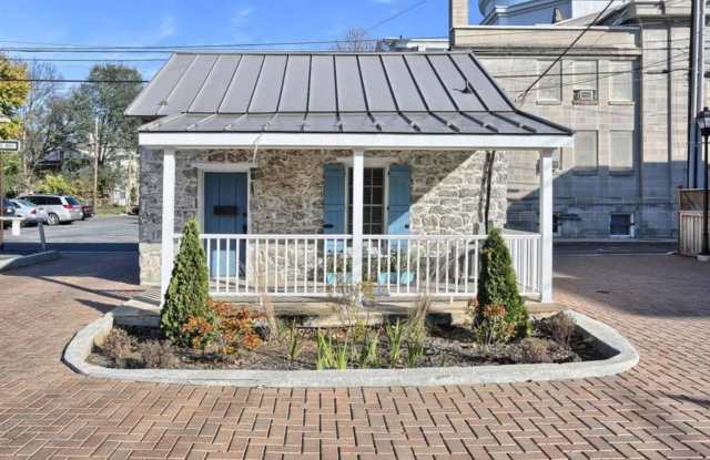 Historic one bedroom Tiny home in Carlisle Gallery 1