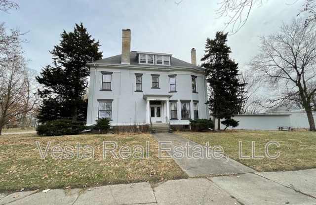 815 N Prairie St. - 815 North Prairie Street, Bloomington, IL 61701