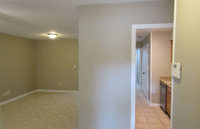 255 Garden Circle Gallery 3