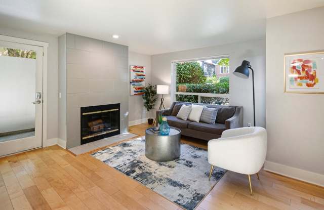 Charming Two-Bedroom Located on Queen Anne!!!! Gallery 4