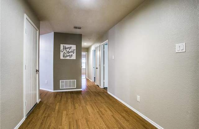12801 Feathering Drive Gallery 2