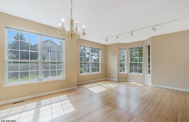 49 Wildflower Ln photos photos