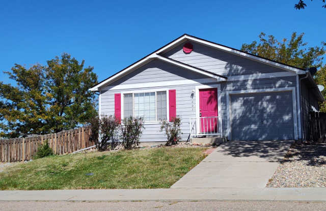 ALL PROSPECTIVE TENANTS MUST SUBMIT A $58 NON-REFUNDABLE APPLICATION FEE PER APPLICANT ONLINE AND BE PRE-QUALIFIED PRIOR TO ANY SHOWINGS photos photos
