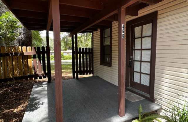 Charming 2 bed / 1 bath in Orange Park! photos photos