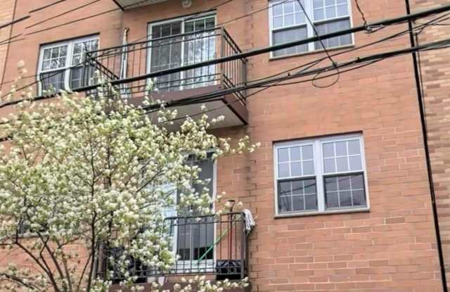 43-22 Robinson Street unit: 2C photos photos