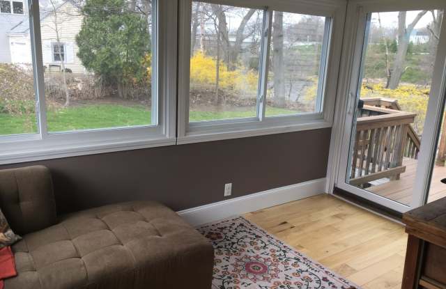 Furnished 3 Bedroom Rental Near the Water- November 1 to August 1st 2028 Gallery 4