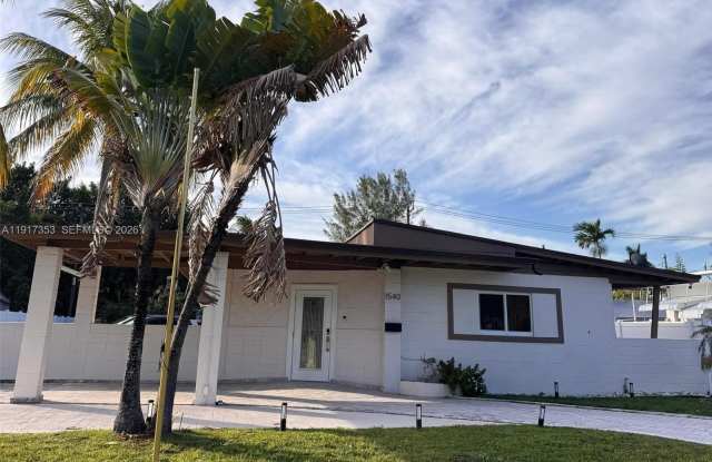 1540 NE 118th St photos photos