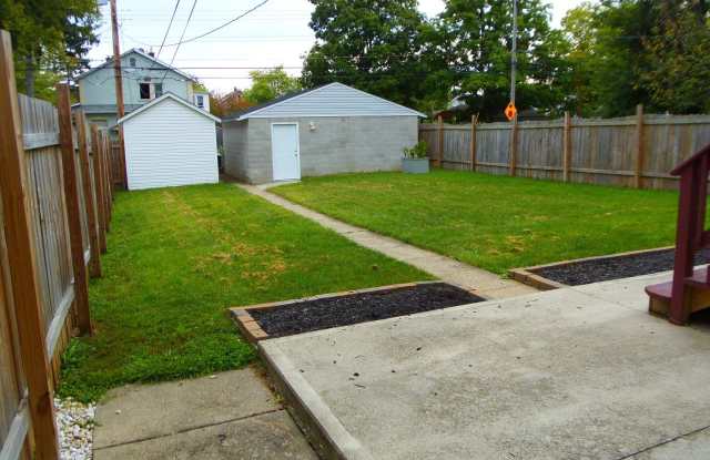 206 N. Burgess Avenue Gallery 3