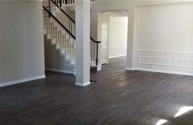 8504 Wellington Point Drive Gallery 4