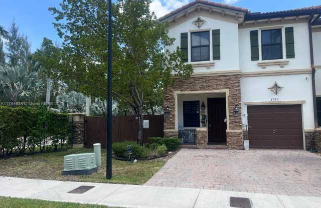 8985 NW 98th Ave photos photos