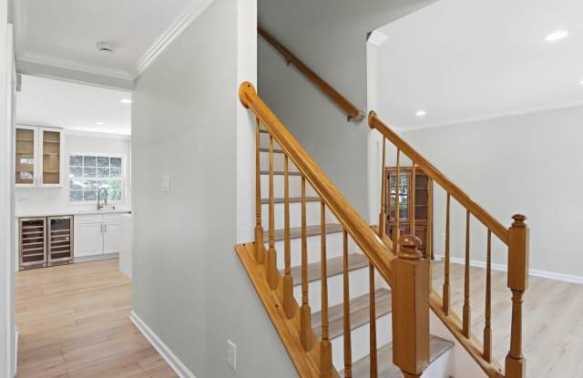 8 QUAILS NEST Court Gallery 4