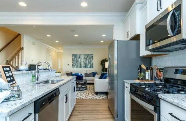 Room in 3 Bedroom Townhome at Scholar Dr Gallery 4