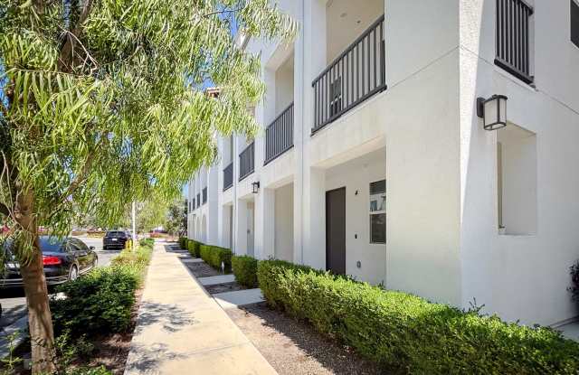 EXQUISITE 2 BEDROOM TOWNHOME IN THE HEART OF OTAY RANCH FOR RENT! Gallery 3