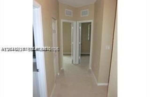 3926 SW 52 Gallery 3