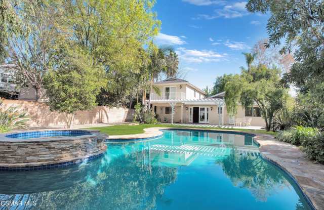 4539 Mammoth Avenue photos photos