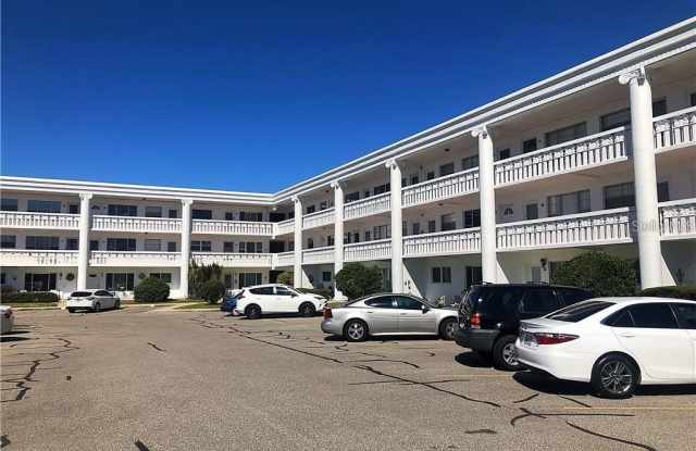 2020 WORLD PARKWAY BOULEVARD photos photos