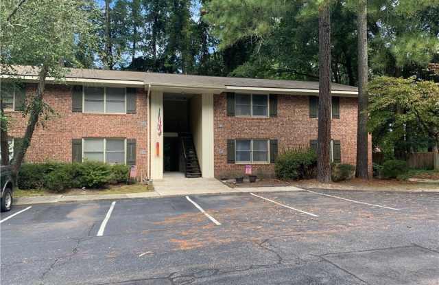 230 Pinecrest Drive unit: 9 photos photos