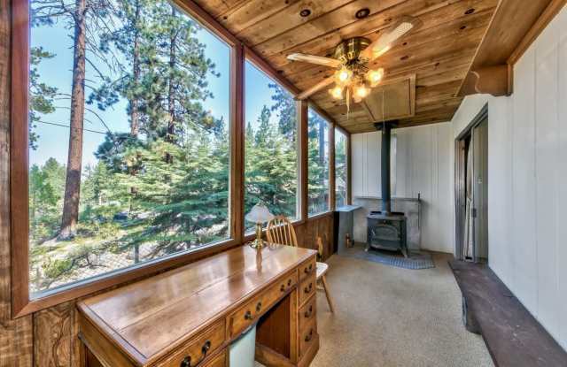 Cozy 3BD house avail. on for a Long term lease. Call to inquire today! Gallery 3