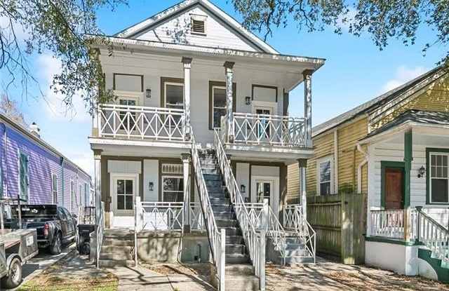 2813 BANKS Street photos photos