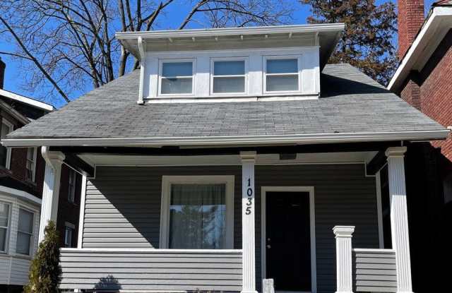 Great 2 BR with detached 2-car garage photos photos