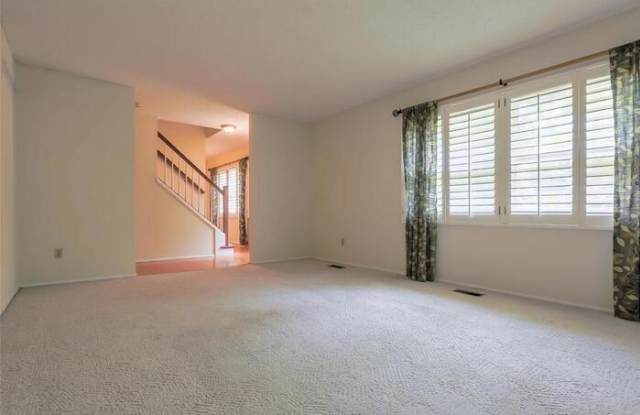 15723 Hill House Road Gallery 3