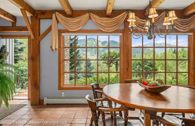 927 Red Mountain Road Gallery 3