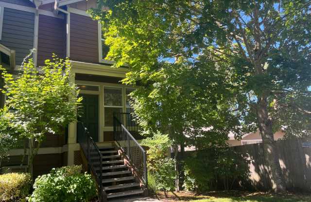 Convenient townhome in small community - freshly painted! photos photos
