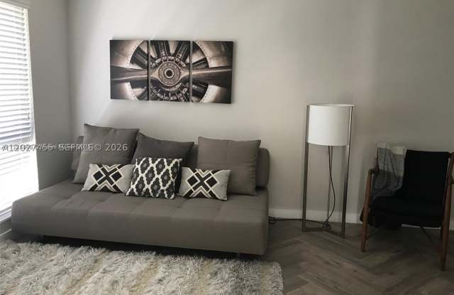 9920 Collins Ave Gallery 3