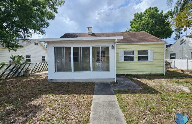 Spacious 3 Bedroom, 2 Bath home with a 2 CAR Carport near down St. Petersburg *Available Now* photos photos