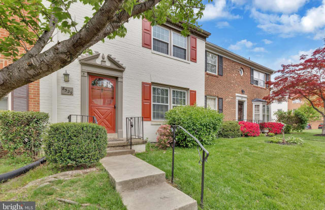 8529 LAKINHURST LANE - 8529 Lakinhurst Lane, West Springfield, VA 22152