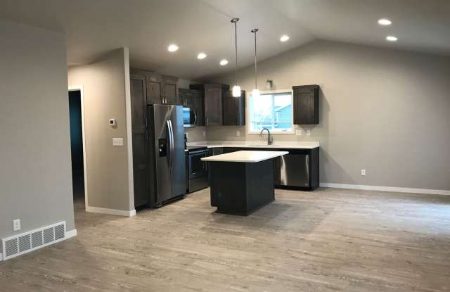 3 Bed 2 Bath Twin Home Gallery 1
