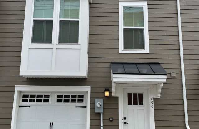 Spacious 3-Bedroom Townhome in Norfolk! "ASK ABOUT OUR ZERO DEPOSIT" photos photos Spacious 3-Bedroom Townhome in Norfolk! "ASK ABOUT OUR ZERO DEPOSIT" photos photos