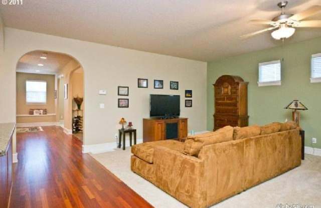 4654 NW Dresden Pl Gallery 4