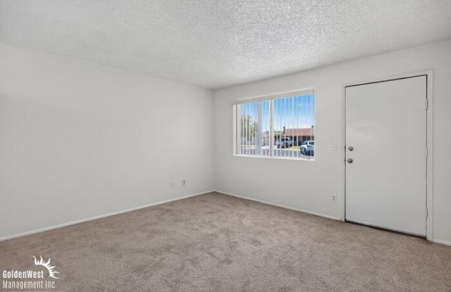 4434 West Sunnyslope Lane Gallery 3