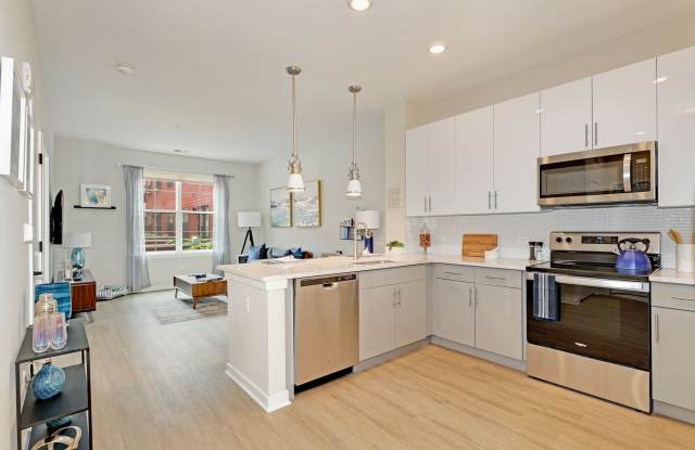 175 Avenue F photos photos