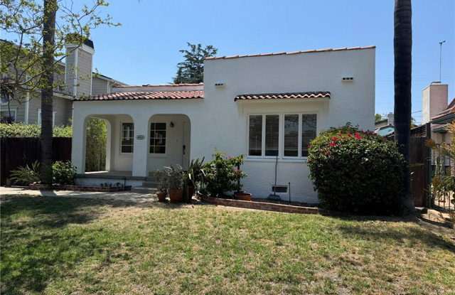 4313 Shadyglade Avenue Gallery 1