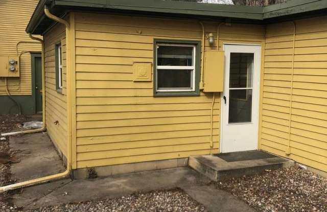 STUDENTS WELCOME! One-Bedroom Bungalow 1 Block from CSU! - 608 South Whitcomb Street, Fort Collins, CO 80521