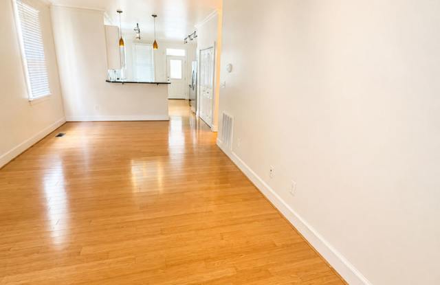2 Bedroom, 2 Bath Condo in the Heart of Manchester- MOVE IN SPECIAL $1,000 OFF THE FIRST MONTH’S RENT Gallery 4