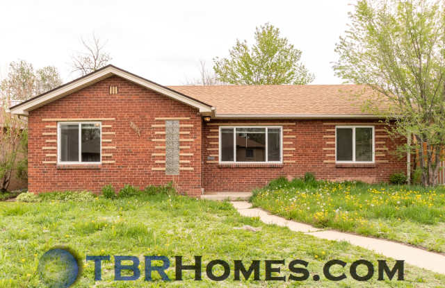 2052 Jamaica St - 2052 Jamaica Street, Aurora, CO 80010